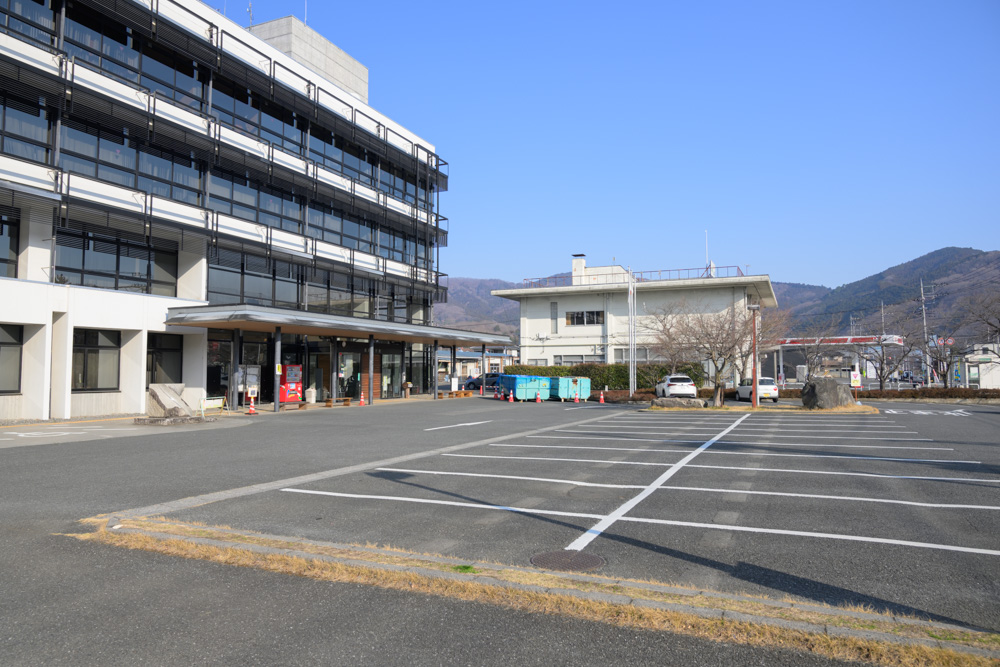 宝登山登山で利用した長瀞町役場庁舎前駐車場(協力金300円)