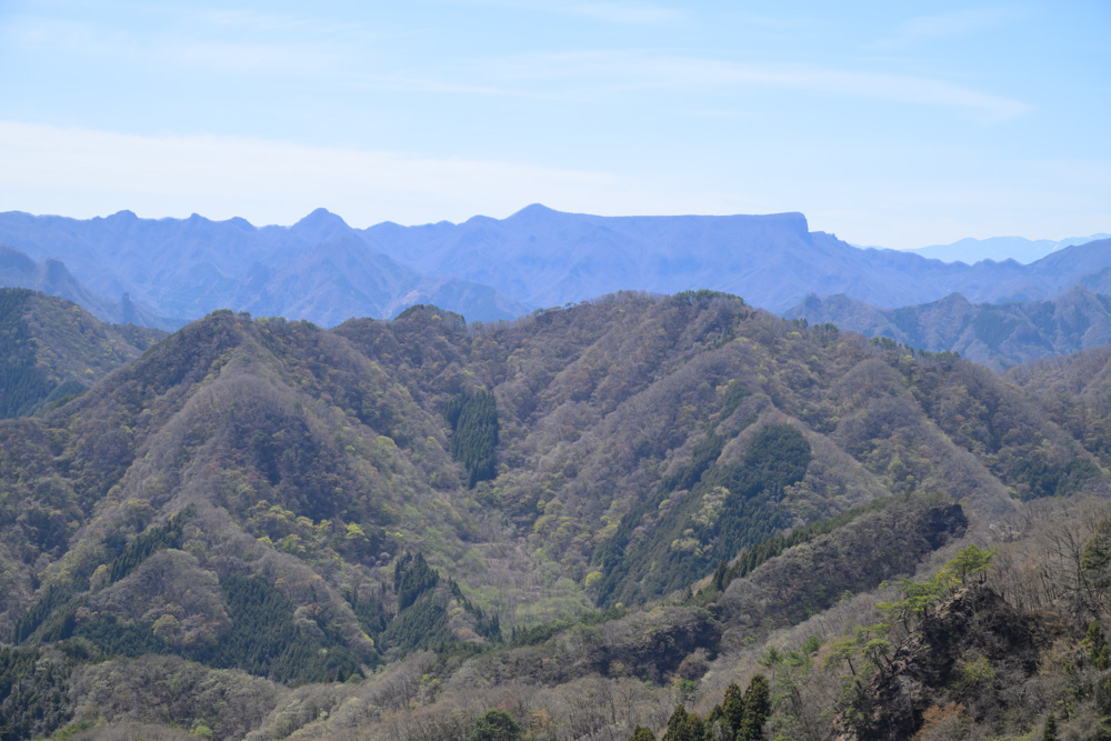妙義山 轟岩から望む岩峰と山並みの絶景風景